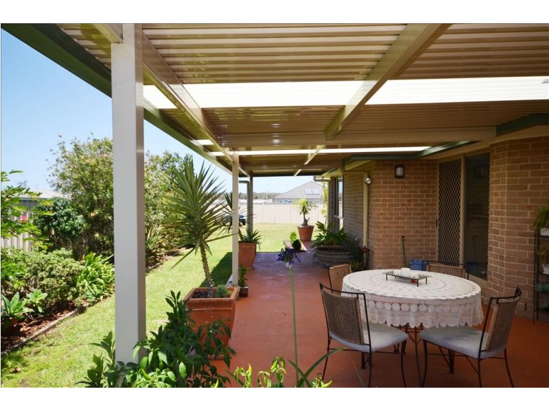 1 Lacebark Grove, Worrigee NSW 2540