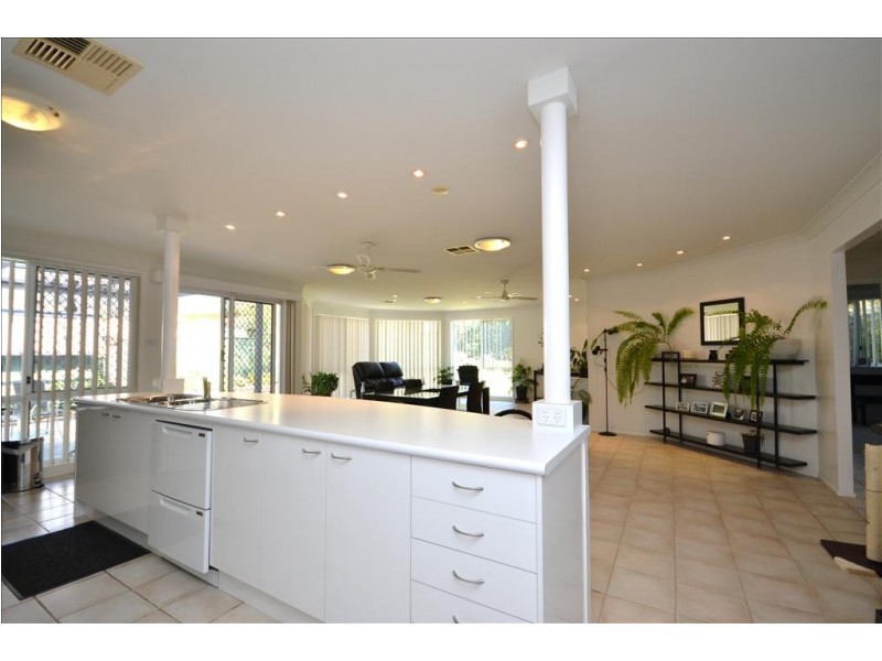 9 Gardenia Crescent, Bomaderry NSW 2541