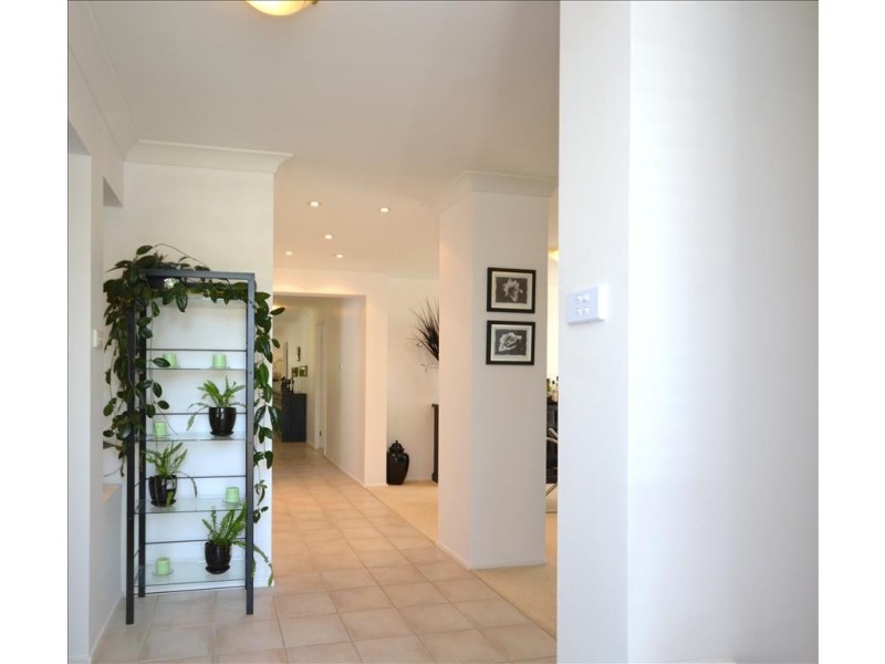 9 Gardenia Crescent, Bomaderry NSW 2541