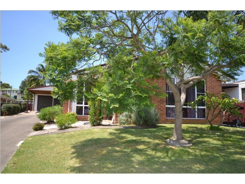 16 Pyree Street, Greenwell Point NSW 2540