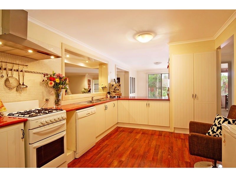 10 Clarke Avenue, North Nowra NSW 2541