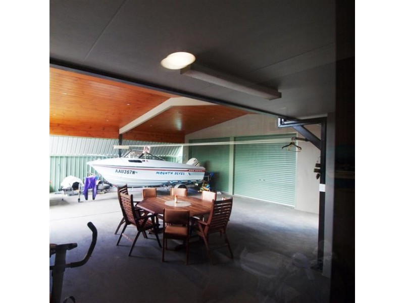 8 Davison Drive, Shoalhaven Heads NSW 2535