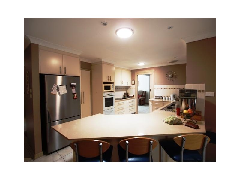 8 Davison Drive, Shoalhaven Heads NSW 2535