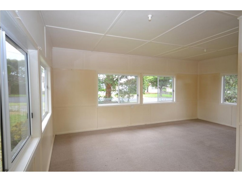 76 St Anns Street, Nowra NSW 2541