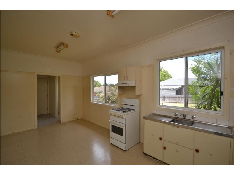 76 St Anns Street, Nowra NSW 2541