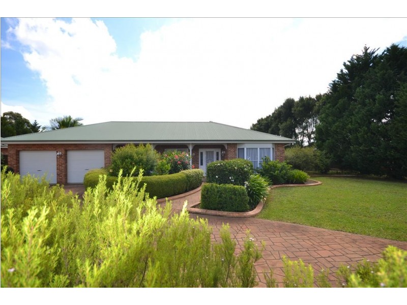 2 Peachy Close, Bomaderry NSW 2541