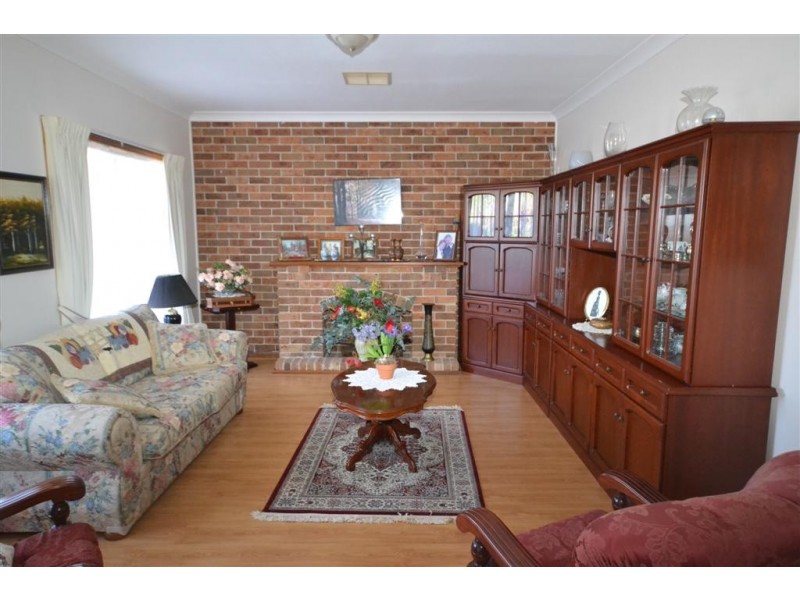 2 Peachy Close, Bomaderry NSW 2541