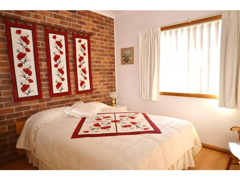 2 Peachy Close, Bomaderry NSW 2541