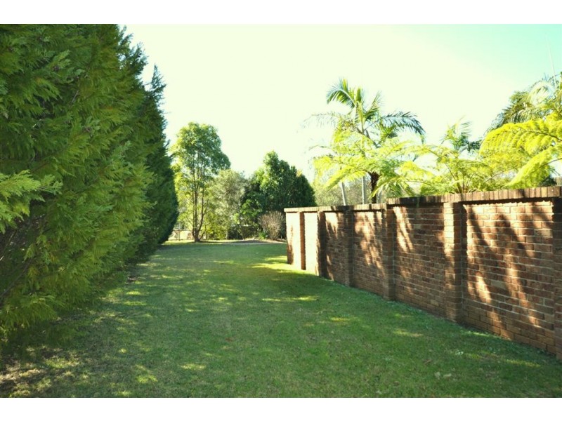 2 Peachy Close, Bomaderry NSW 2541