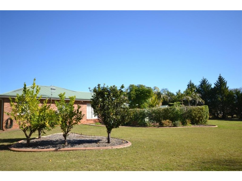 2 Peachy Close, Bomaderry NSW 2541