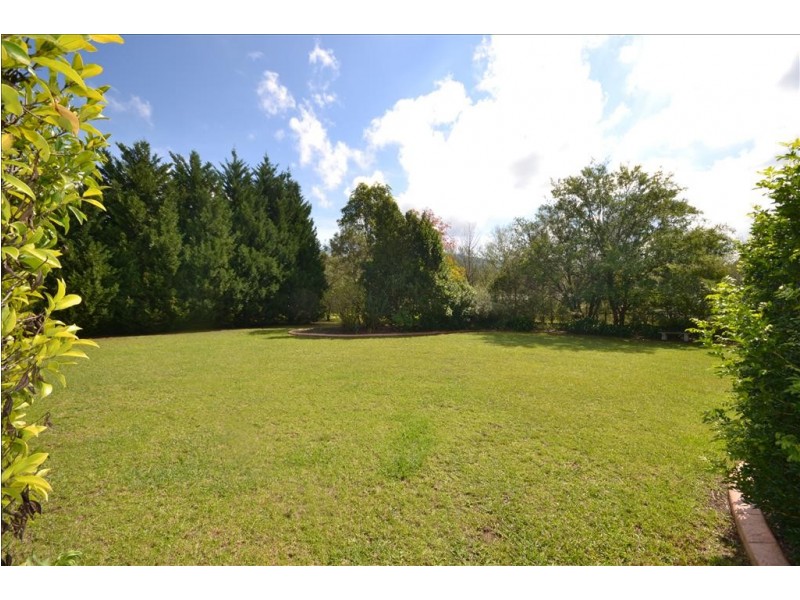 2 Peachy Close, Bomaderry NSW 2541