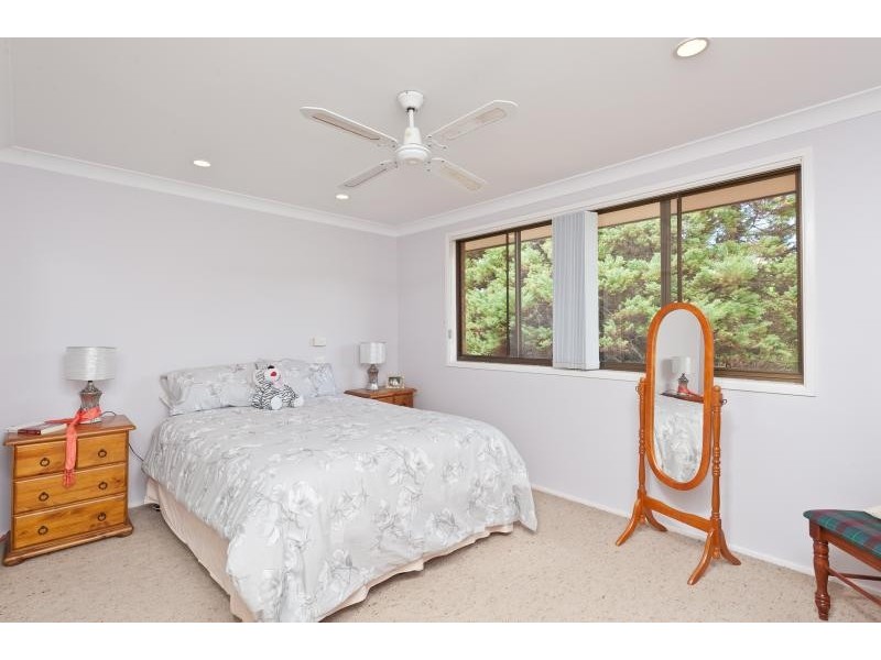 6 Shanklin Close, Bomaderry NSW 2541