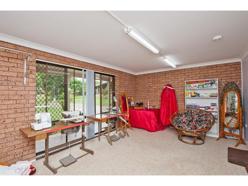 6 Shanklin Close, Bomaderry NSW 2541