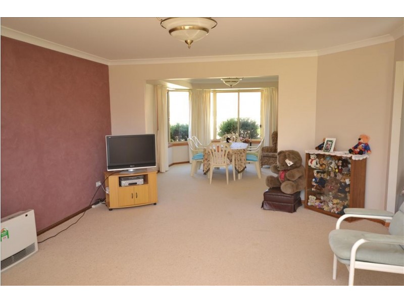 34 Burradoo Crescent, Nowra NSW 2541