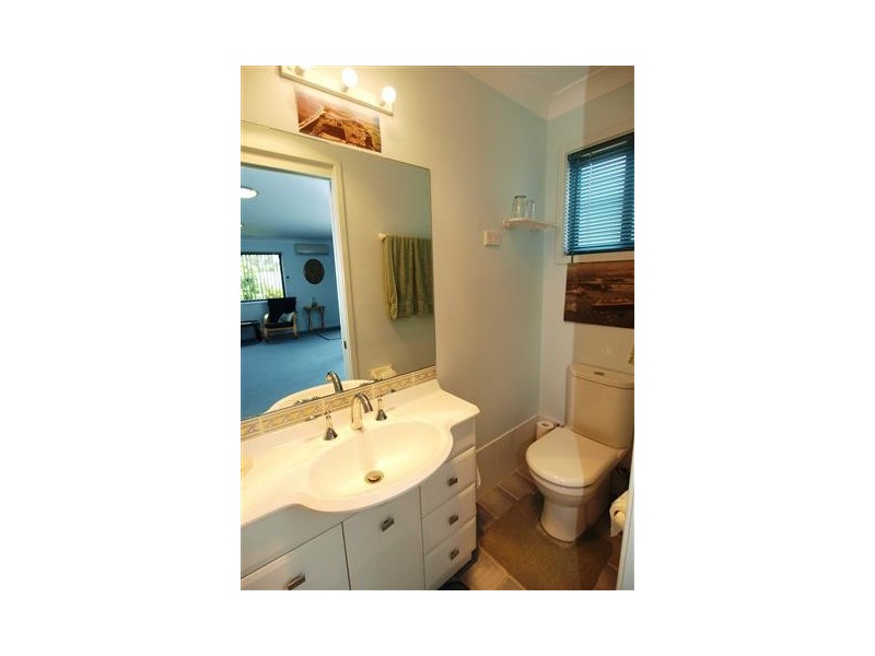 4 Lovegrove St, Shoalhaven Heads NSW 2535