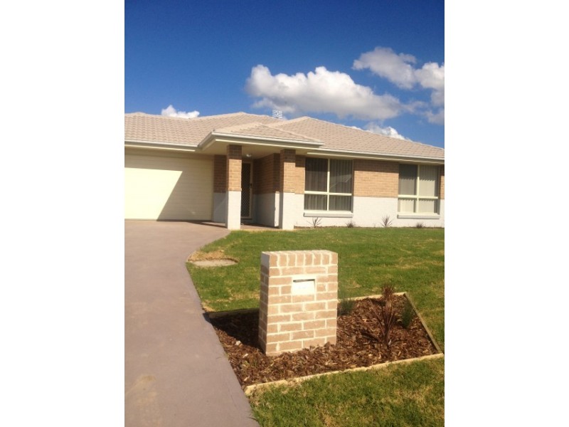 15 Nutans Crest, South Nowra NSW 2541