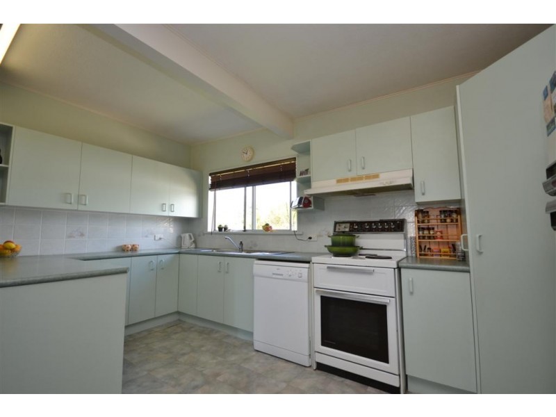 25 Comarong Street, Greenwell Point NSW 2540