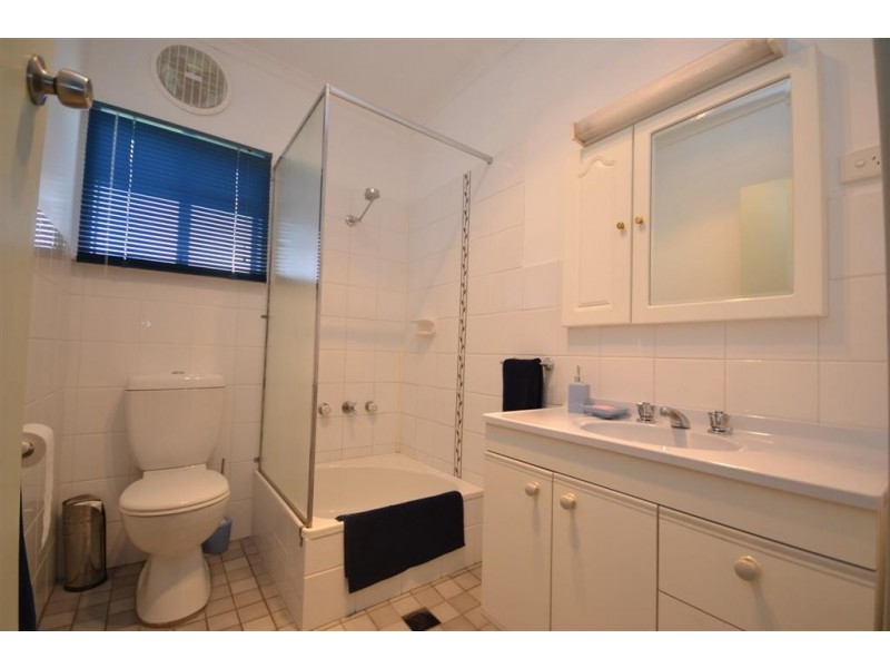 25 Comarong Street, Greenwell Point NSW 2540
