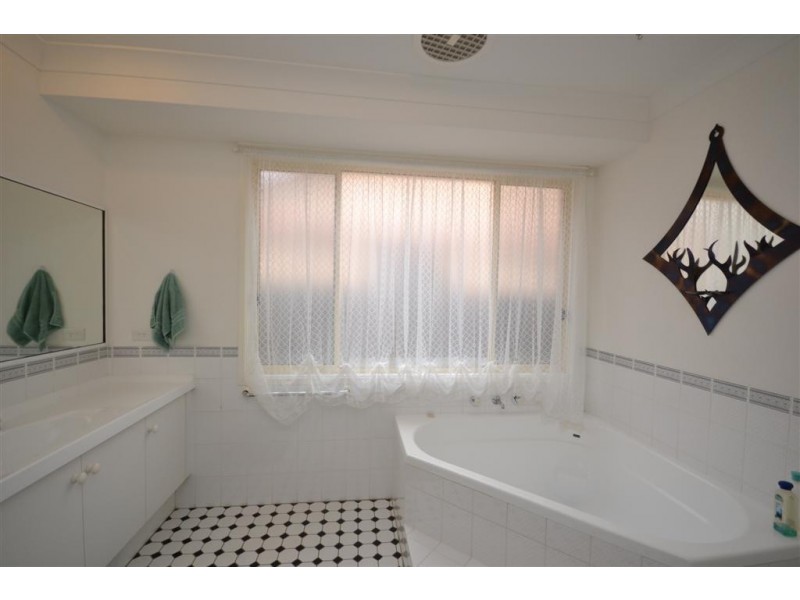 52 Coconut Drive, North Nowra NSW 2541