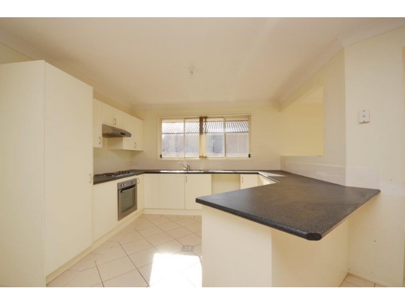 12 Rouken Glen, Nowra NSW 2541