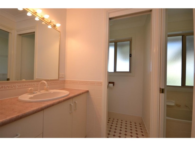 26 Socrates Place, Worrigee NSW 2540