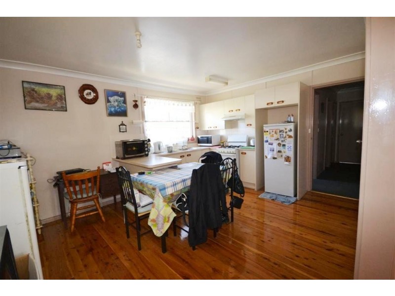 24 Quiberon Street, Nowra NSW 2541