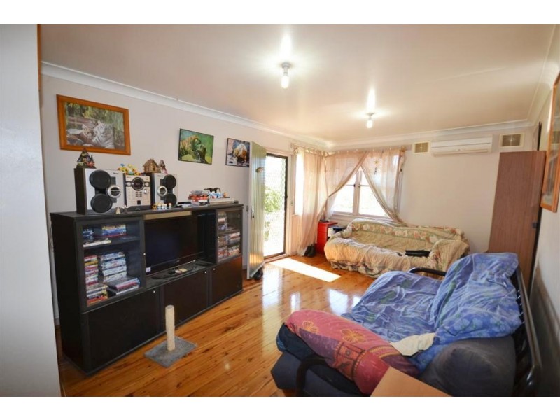 24 Quiberon Street, Nowra NSW 2541