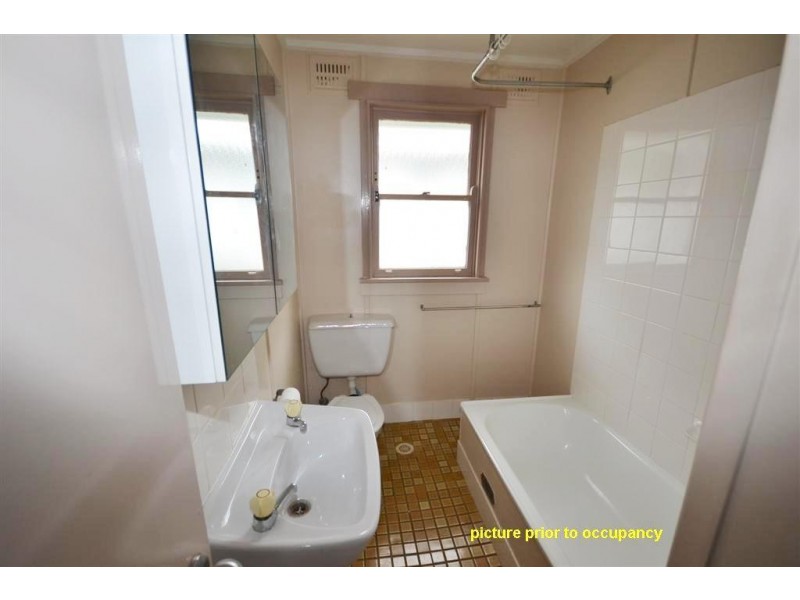 24 Quiberon Street, Nowra NSW 2541