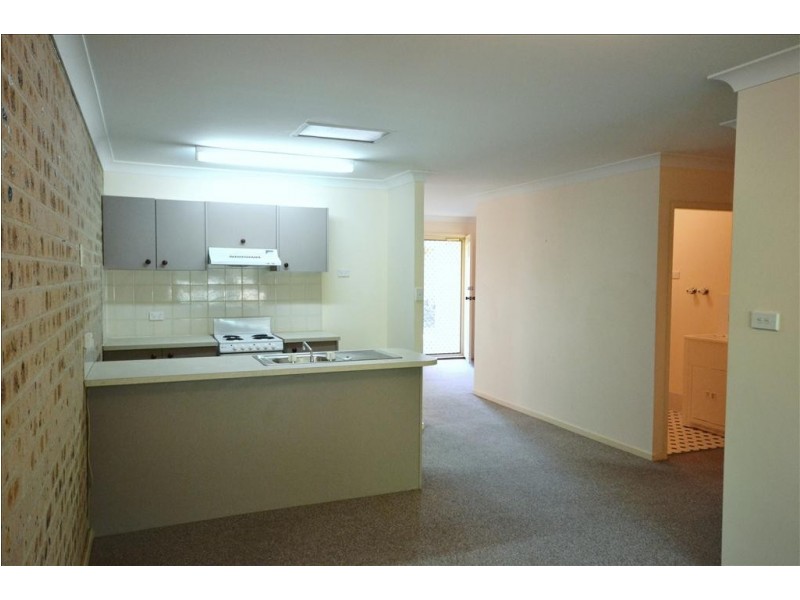 2/3 Harbour Boulevard, Bomaderry NSW 2541
