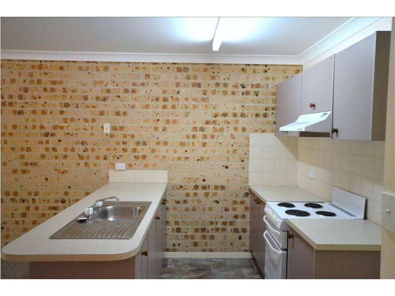 2/3 Harbour Boulevard, Bomaderry NSW 2541