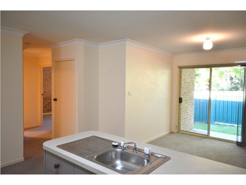 2/3 Harbour Boulevard, Bomaderry NSW 2541