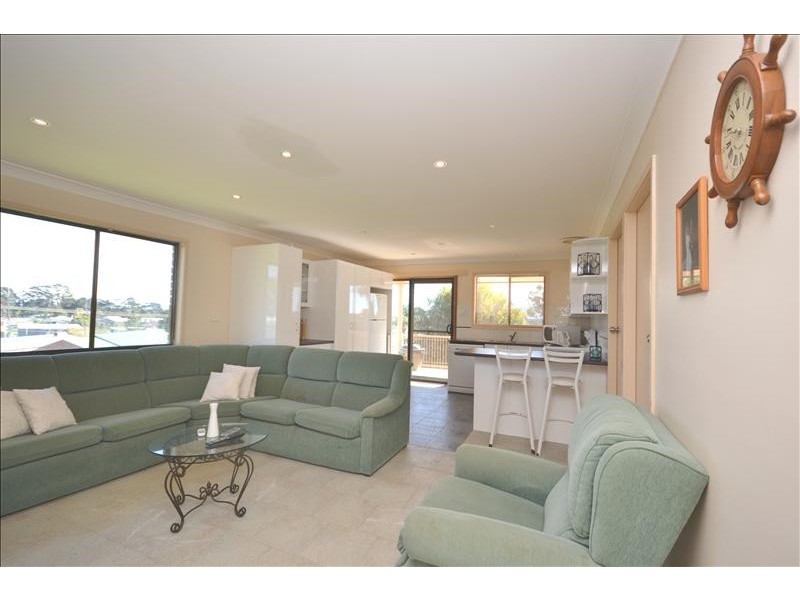 12 Comarong Street, Greenwell Point NSW 2540