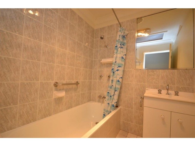 2/3 Hood Close, North Nowra NSW 2541