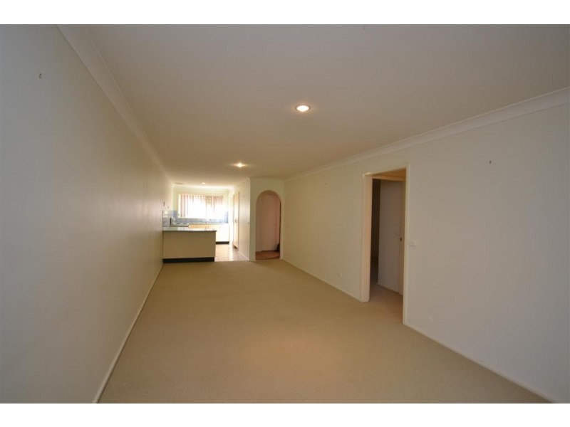 2/3 Hood Close, North Nowra NSW 2541
