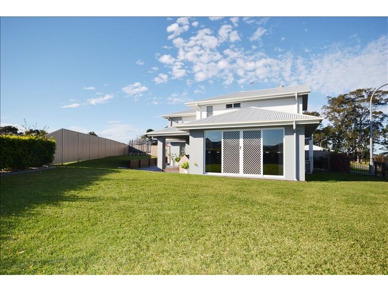 1 Jade Place, Meroo Meadow NSW 2540