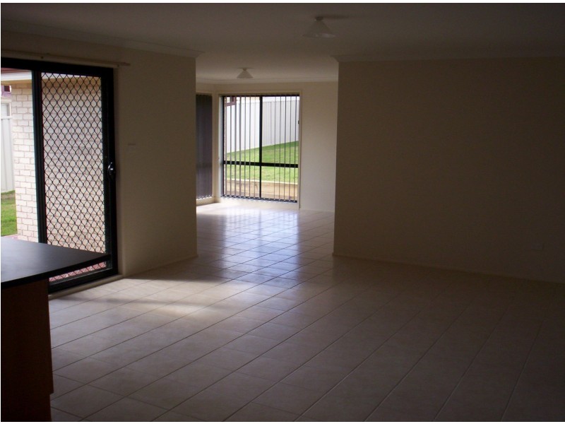10 Mildura St, Worrigee NSW 2540