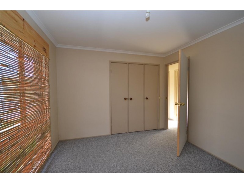 2 Balmaringa Avenue, North Nowra NSW 2541