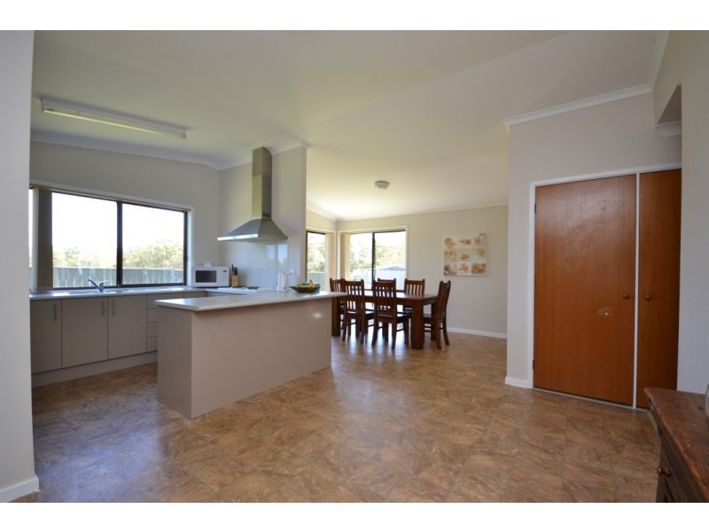 7 Palm Close, North Nowra NSW 2541