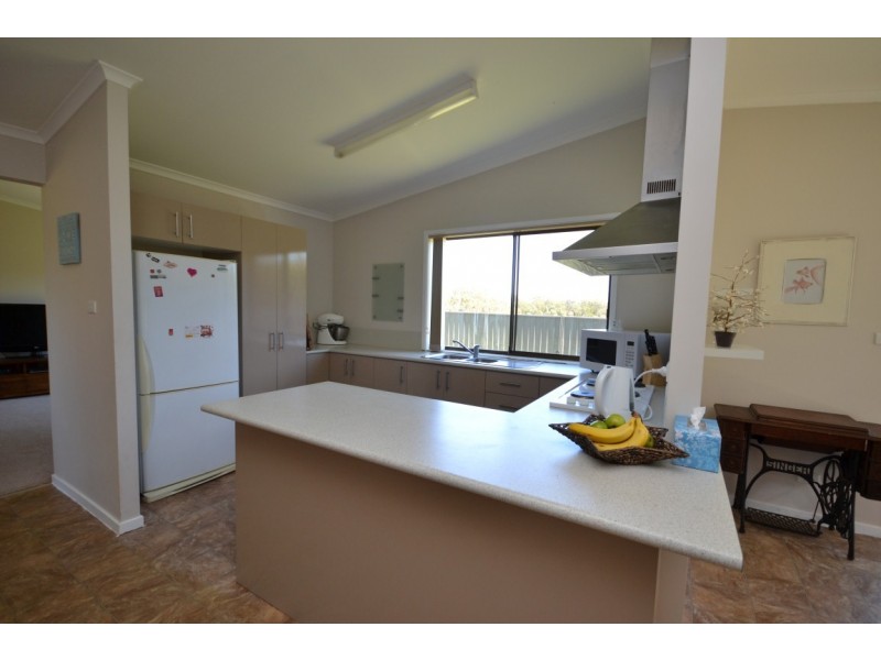 7 Palm Close, North Nowra NSW 2541