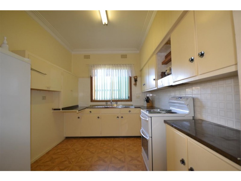 84 Jervis Street, Nowra NSW 2541