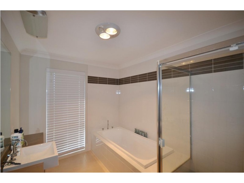 12 Blue Bell Way, Worrigee NSW 2540