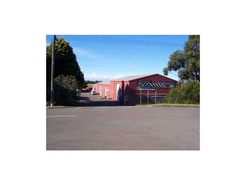 2/64 Railway Street, Bomaderry NSW 2541
