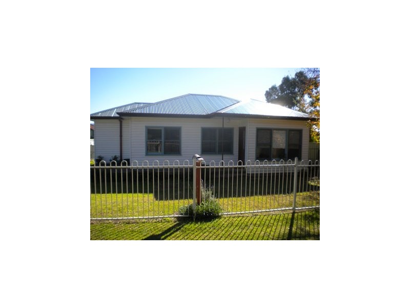 105 MOSS ST, Nowra NSW 2541