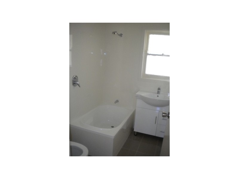 105 MOSS ST, Nowra NSW 2541