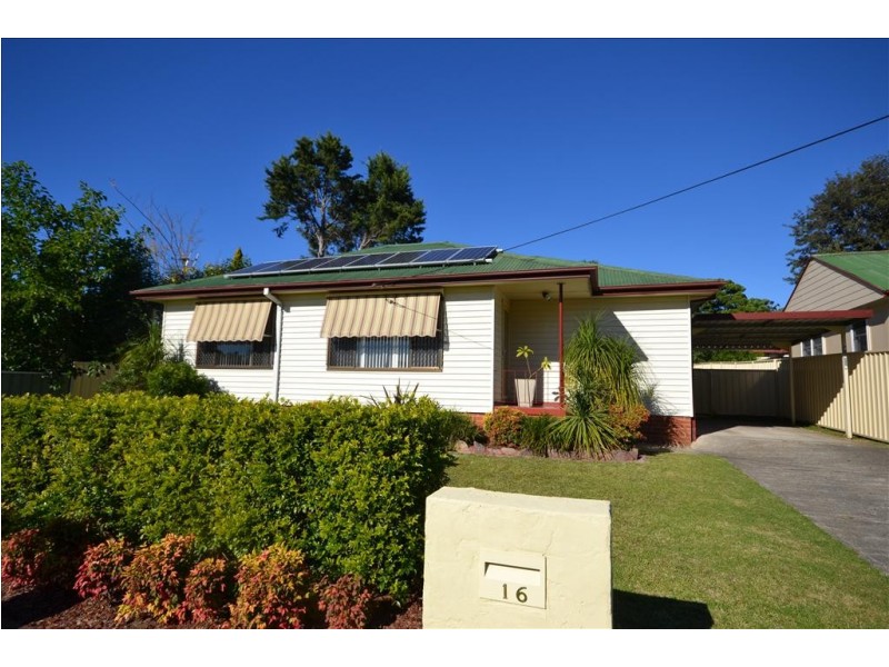 16 Knapp Avenue, Nowra NSW 2541