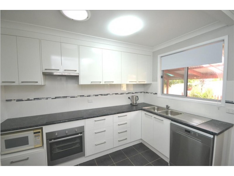 16 Knapp Avenue, Nowra NSW 2541