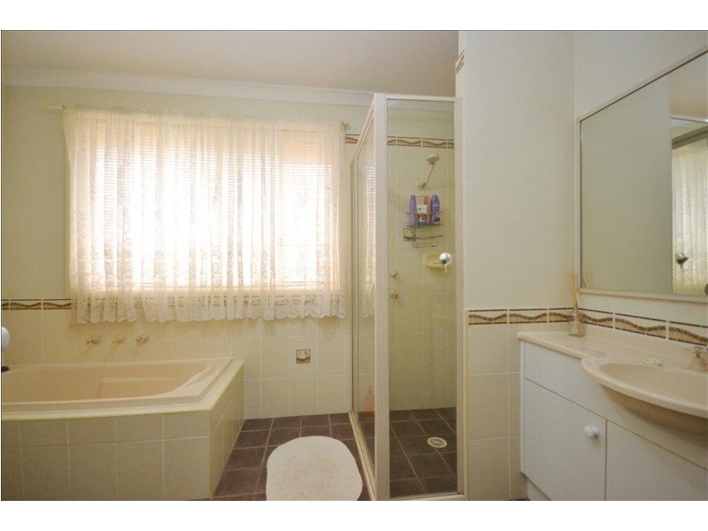 55 Warrigal Street, Nowra NSW 2541