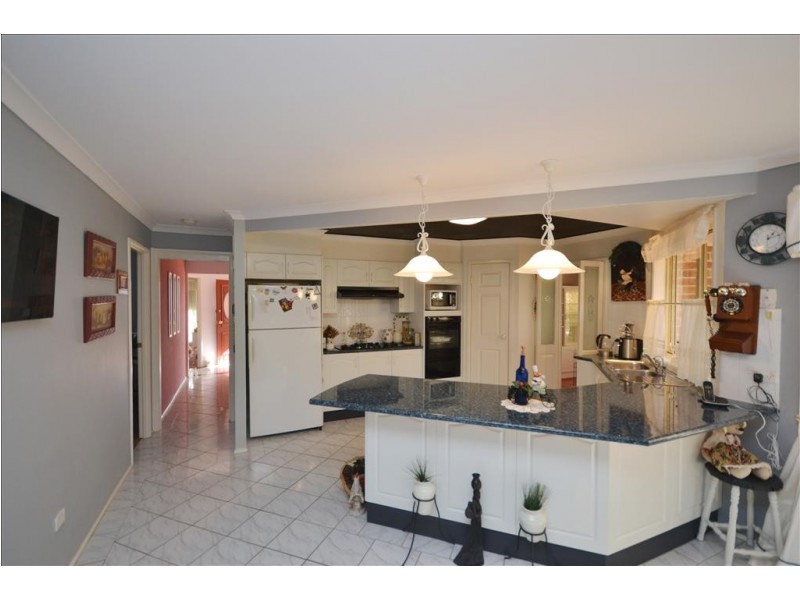 75 Burradoo Crescent, Nowra NSW 2541