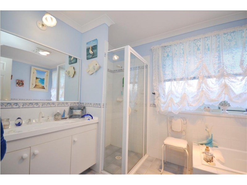 75 Burradoo Crescent, Nowra NSW 2541