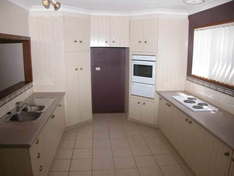 42 Douglas Street, Nowra NSW 2541